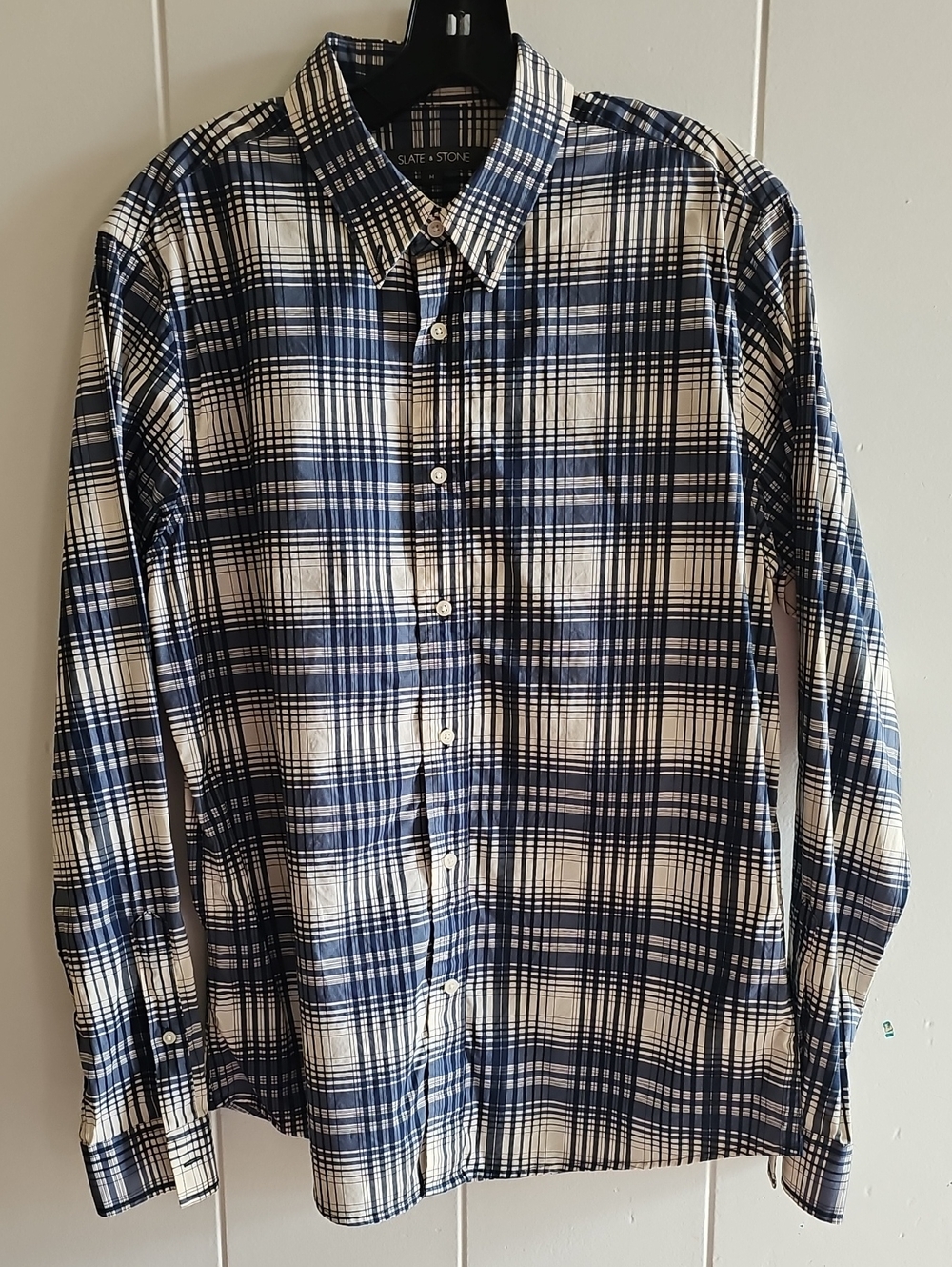 Slate & Stone Men's Blue and White Plaid Button-Down Shirt Medium